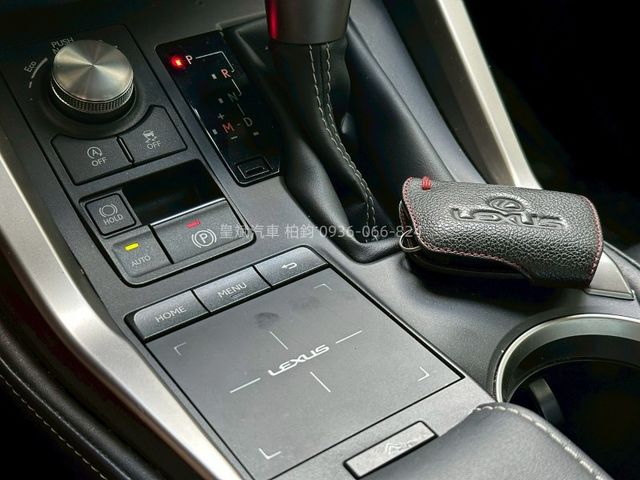 Lexus NX  第12張相片