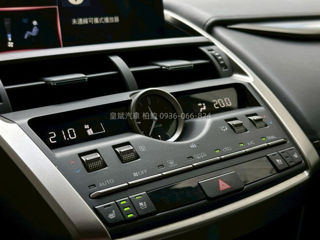 Lexus NX  第13張相片
