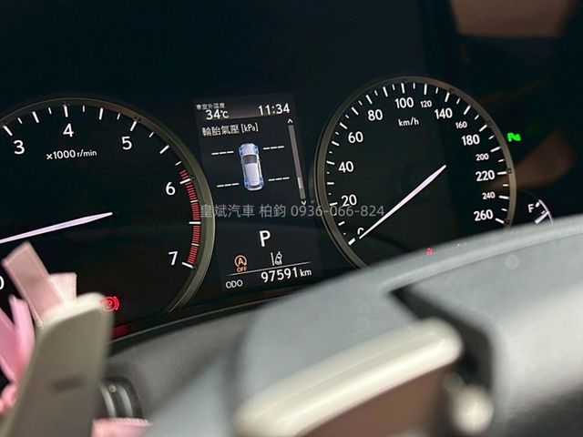 Lexus NX  第16張相片