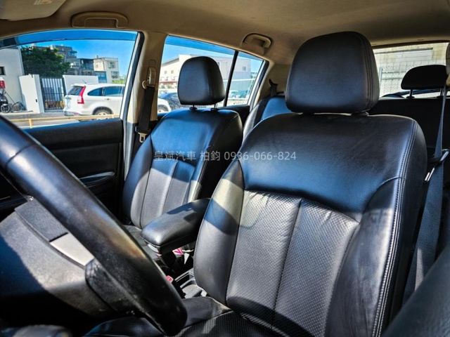 Nissan Tiida  第8張相片