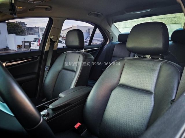 Mercedes-Benz/賓士 C180  第6張相片