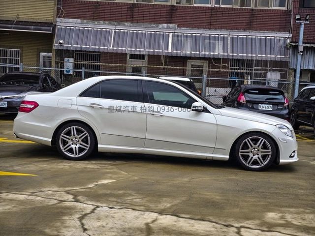 2011年E350 AMG/全景天窗/HK音響/IKEY/摸門/顯影/雷達/HID頭燈/電尾門/電熱椅/電動記憶椅  第7張相片