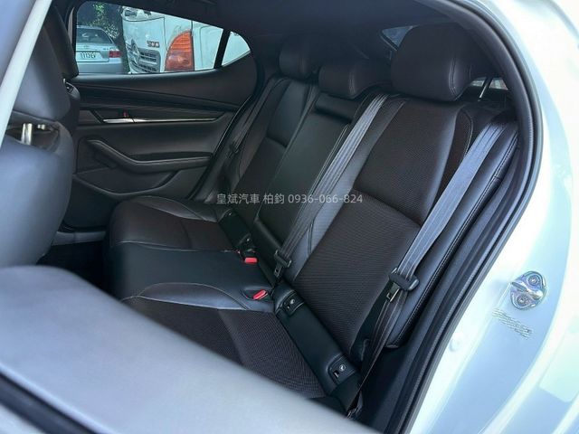 Mazda Mazda3  第10張相片