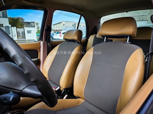 Nissan March  第13張相片