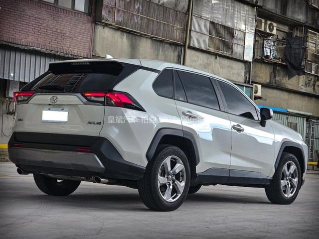 Toyota RAV4  第7張相片