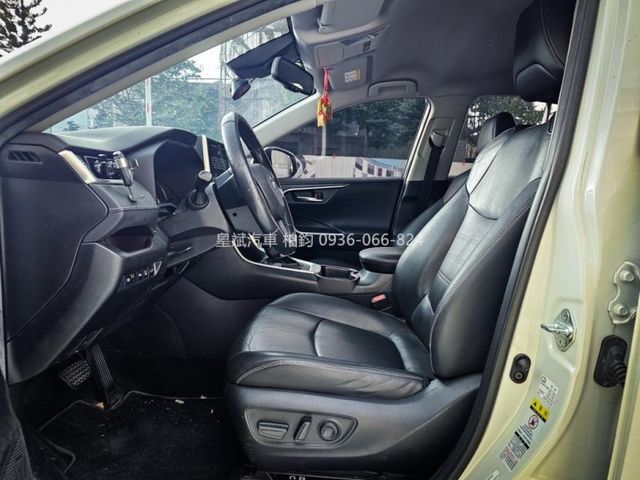 Toyota RAV4  第9張相片