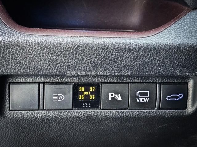 Toyota RAV4  第13張相片