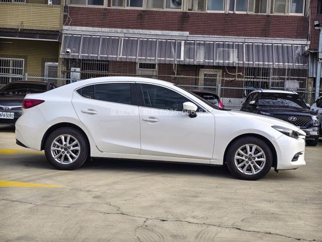 Mazda Mazda3  第8張相片