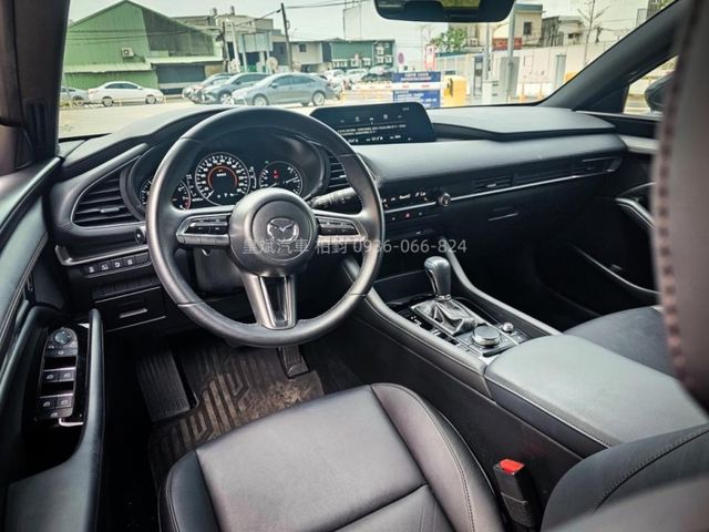 Mazda Mazda3  第14張相片