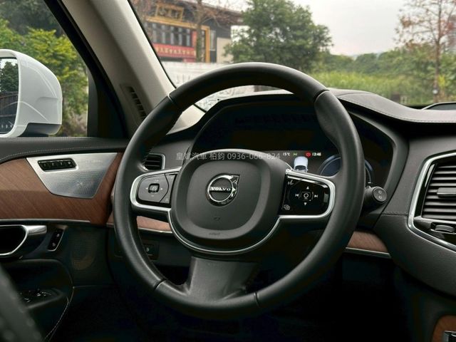 Volvo XC90  第12張相片