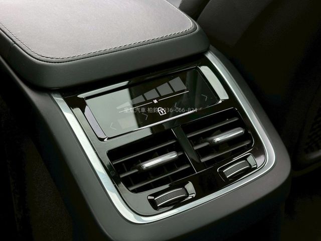 Volvo XC90  第15張相片