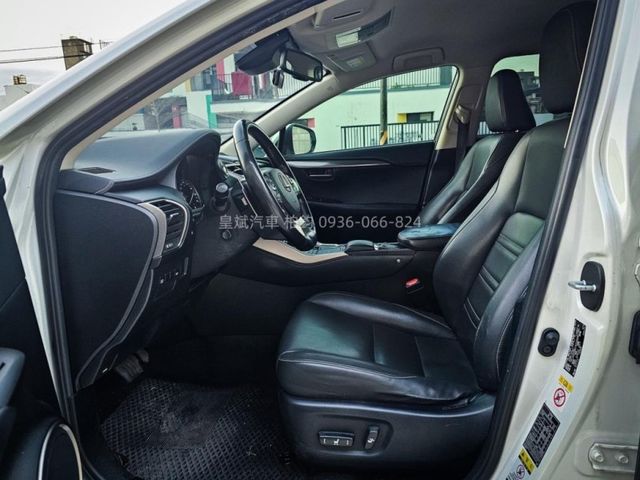 Lexus NX  第11張相片