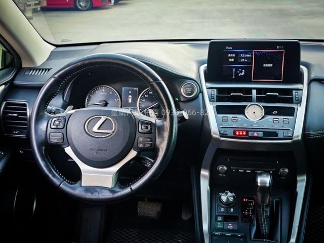 Lexus NX  第13張相片