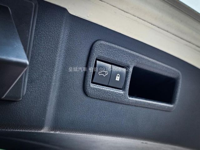 Lexus NX  第16張相片