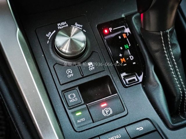 Lexus NX  第18張相片