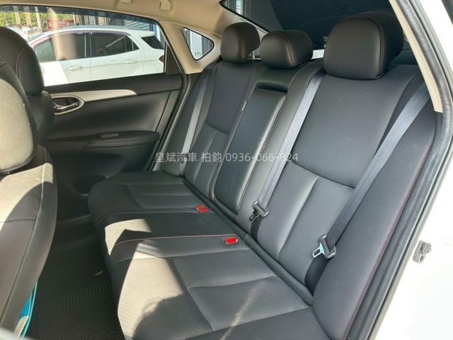 Nissan Sentra  第11張相片