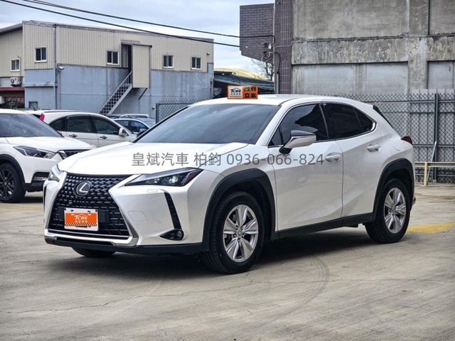 2022年UX250h 油電/ACC跟車/車道維持/360環景/盲點/雷達/IKEY/摸門/電動椅/電尾門/LED燈  第4張相片