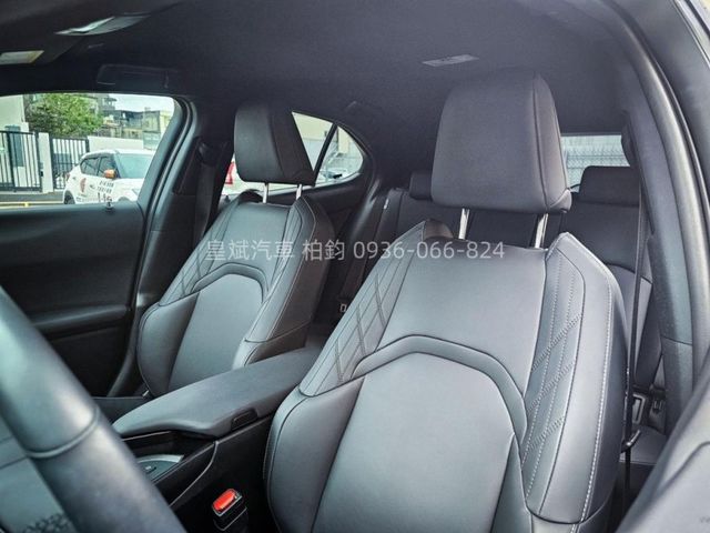 2022年UX250h 油電/ACC跟車/車道維持/360環景/盲點/雷達/IKEY/摸門/電動椅/電尾門/LED燈  第10張相片