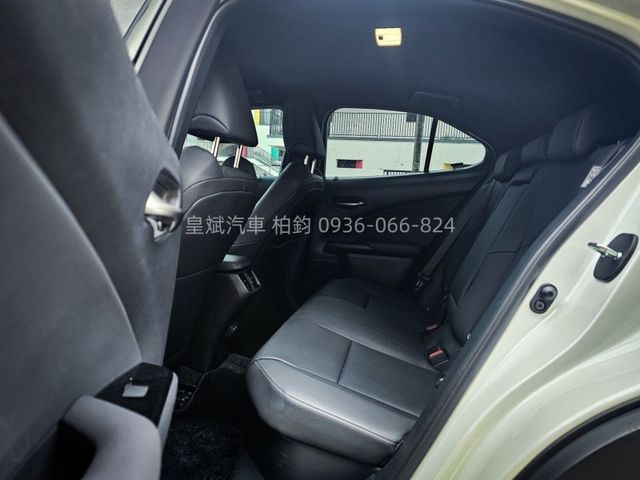 2022年UX250h 油電/ACC跟車/車道維持/360環景/盲點/雷達/IKEY/摸門/電動椅/電尾門/LED燈  第11張相片