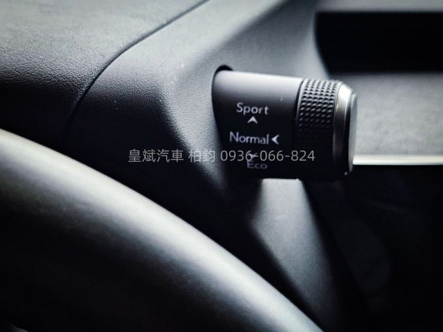 2022年UX250h 油電/ACC跟車/車道維持/360環景/盲點/雷達/IKEY/摸門/電動椅/電尾門/LED燈  第16張相片