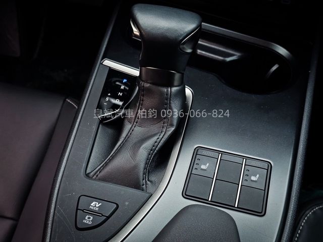 2022年UX250h 油電/ACC跟車/車道維持/360環景/盲點/雷達/IKEY/摸門/電動椅/電尾門/LED燈  第19張相片