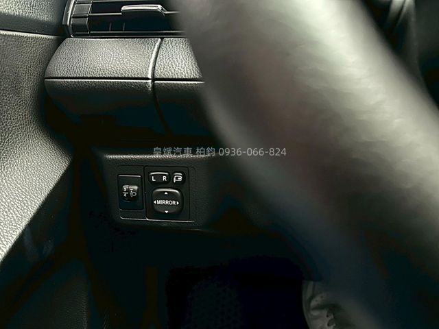 2016年Yaris 免key/恆溫/電折/安卓機/顯影/雷達  第10張相片