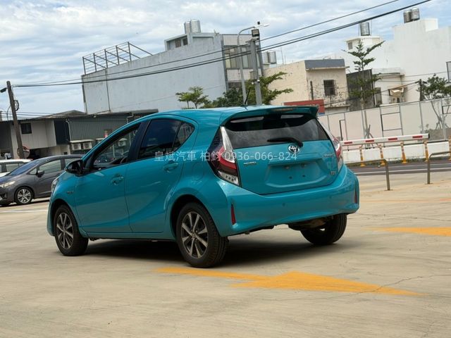 Toyota Prius  第9張相片