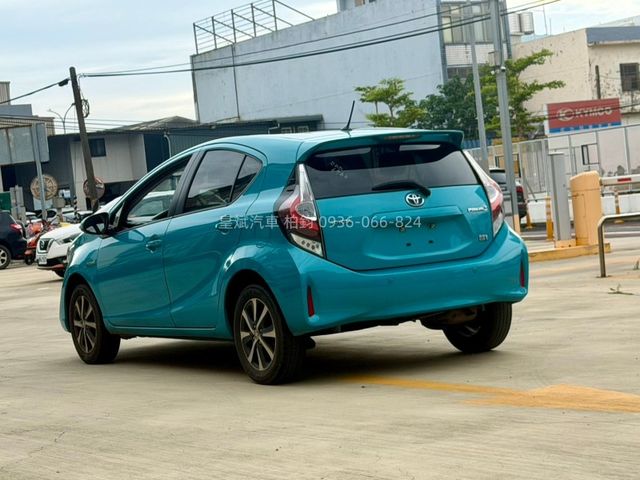 Toyota Prius  第9張相片