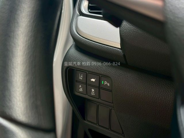 2023年CRV VTIS/LED燈/免KEY/車道偏移/電尾門/快撥/倒車顯影  第14張相片