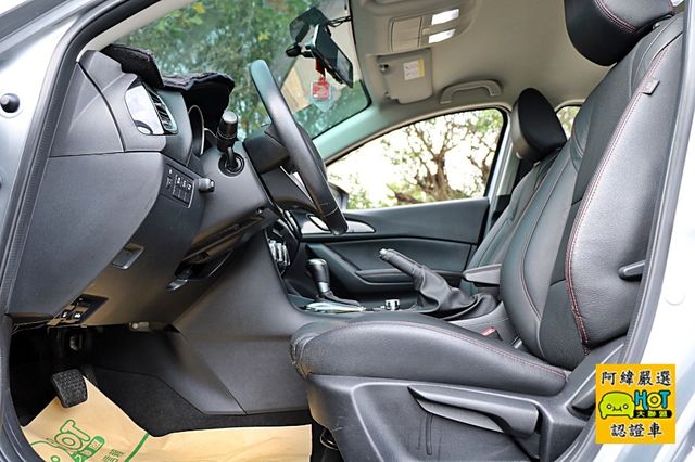 Mazda 馬自達 MAZDA 3  第3張相片
