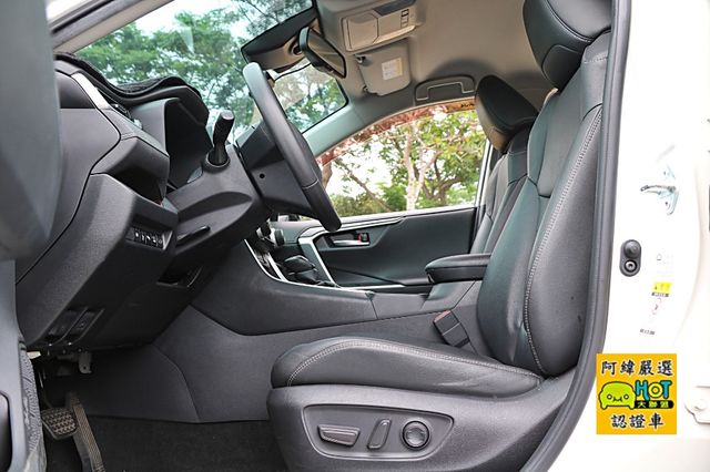 Toyota 豐田 RAV4  第2張相片