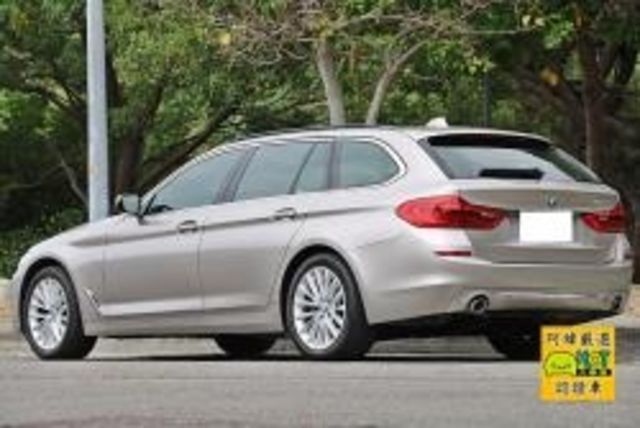 BMW 寶馬 5 SERIES TOURING  第2張相片
