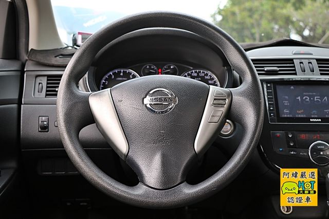 Nissan 日產 TIIDA 5門  第6張相片