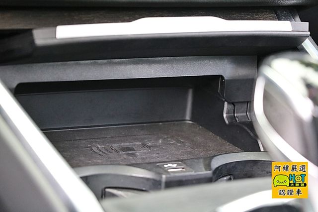 BMW 寶馬 3 SERIES SEDAN  第9張相片