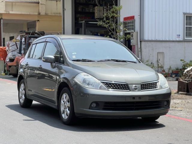 Nissan 日產 TIIDA 5門  第1張相片