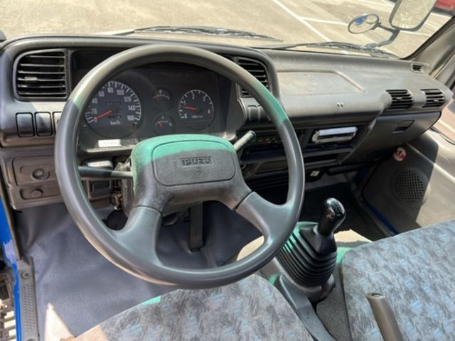 Isuzu ELF  第10張相片