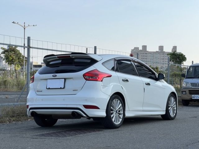 Ford 福特 FOCUS 五門  第3張相片