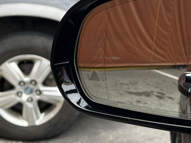 M-Benz 賓士 E200  第6張相片