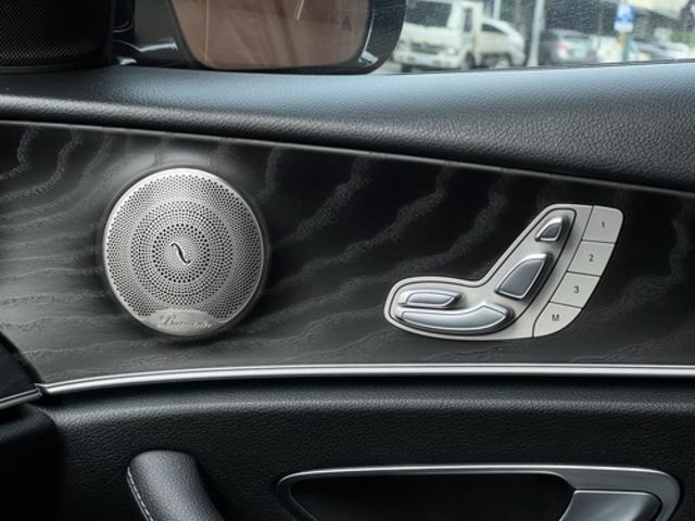 M-Benz 賓士 E200  第11張相片