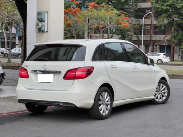 M-Benz 賓士 B180  第2張相片