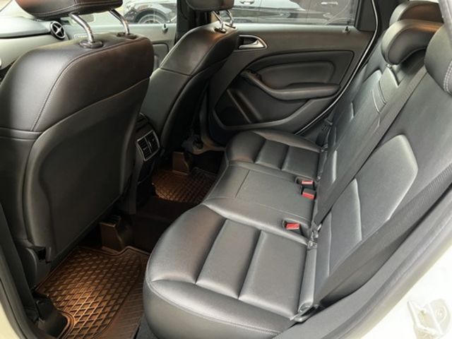 M-Benz 賓士 B180  第6張相片