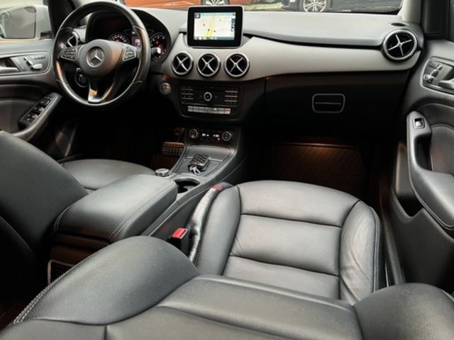M-Benz 賓士 B180  第7張相片