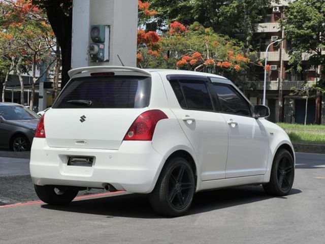 Suzuki 鈴木 SWIFT  第2張相片