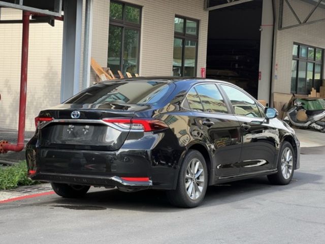 Toyota 豐田 COROLLA ALTIS HYBRID  第2張相片