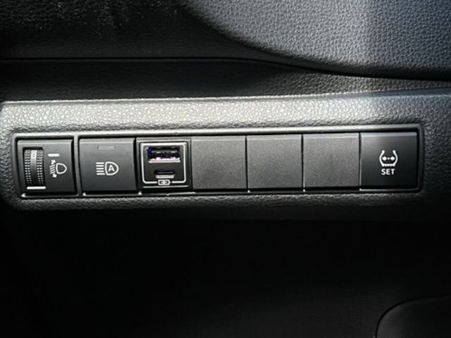 Toyota 豐田 COROLLA ALTIS HYBRID  第10張相片