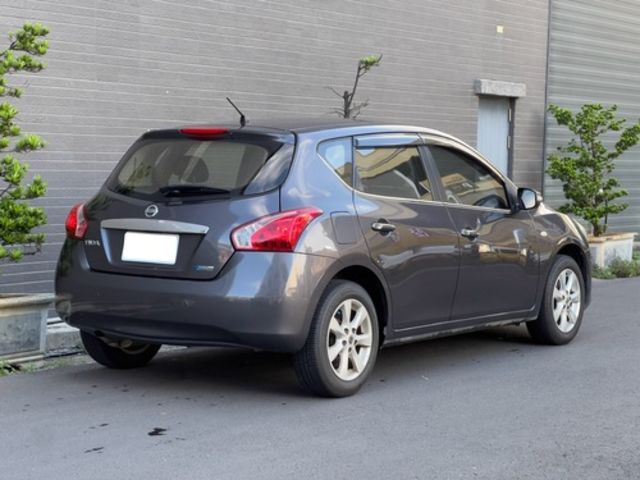 NISSAN日產 TIIDA  第3張相片