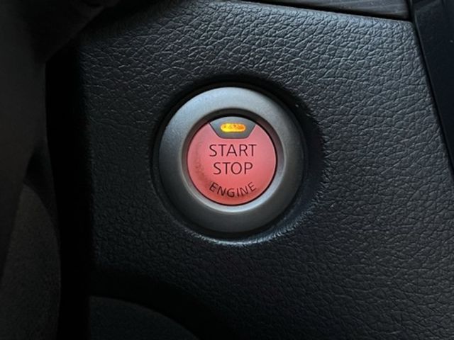 NISSAN日產 TIIDA  第11張相片