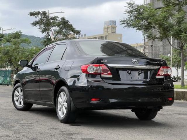 TOYOTA豐田 ALTIS  第3張相片