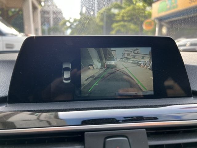 BMW寶馬 318I  第11張相片