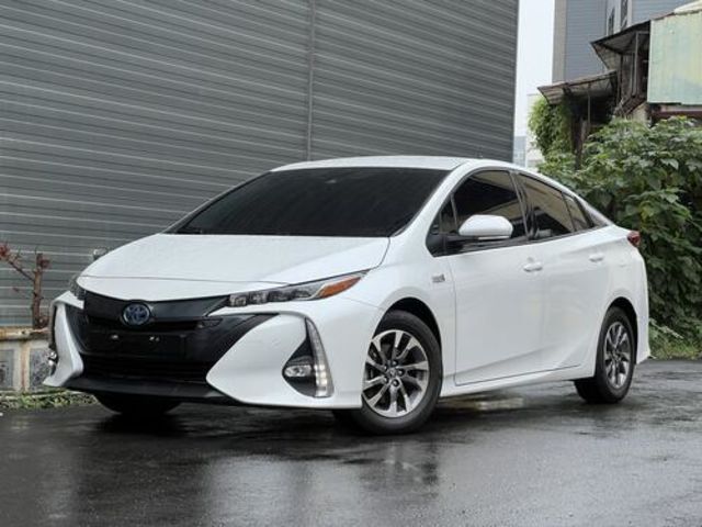 TOYOTA豐田 PRIUS PHV  第2張相片